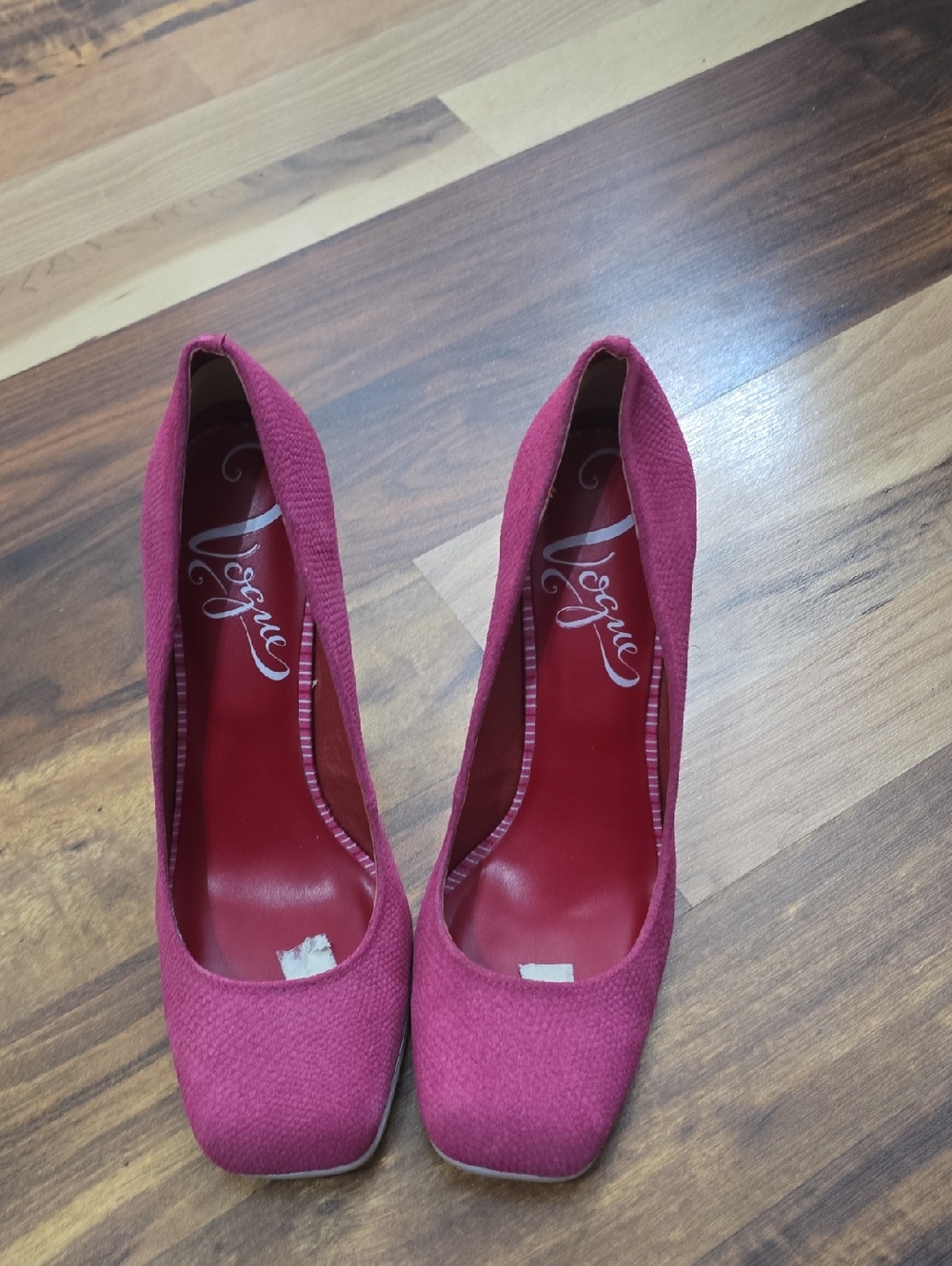 Vogue Women's Bright Pink Fabric Square-Toe Pumps